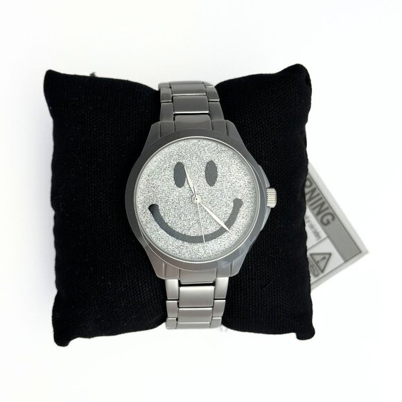 Preppy Steve Madden Womens Silver-Tone Smiley Face Watch with Crystal Background - Picture 4 of 5